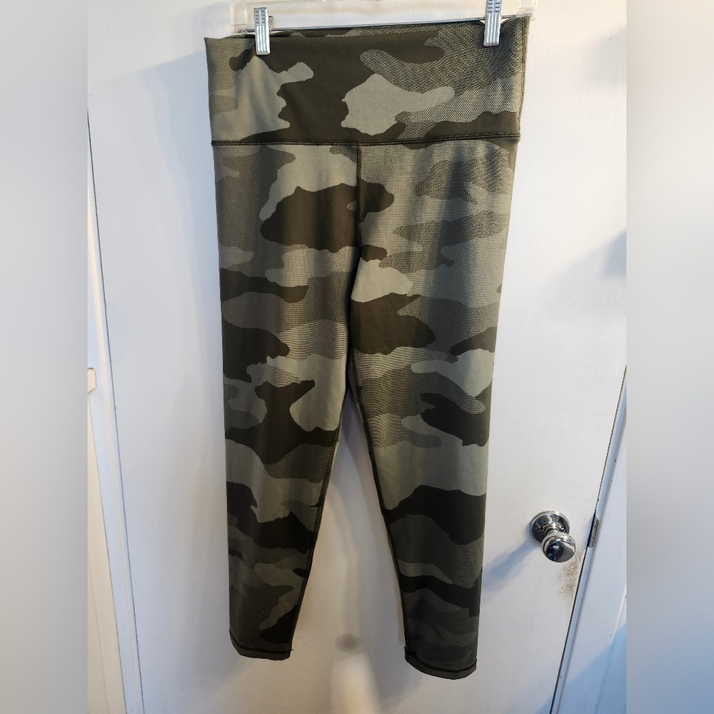 Aerie Camouflage Leggings - Olive and Black